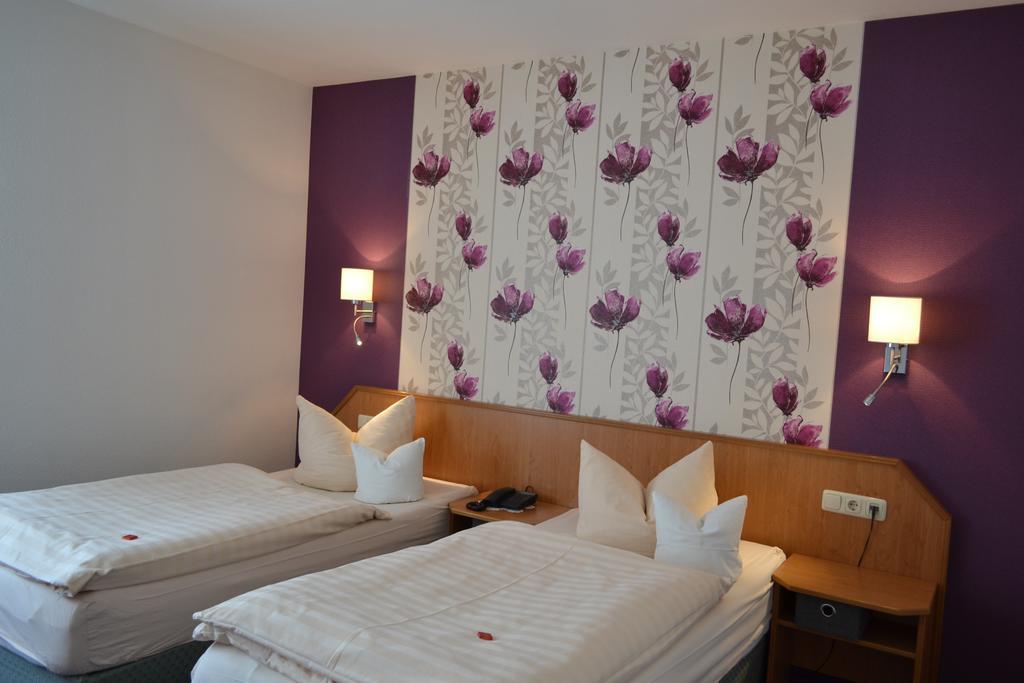 Hotel & Restaurant Zur Linde 프라이탈 외부 사진